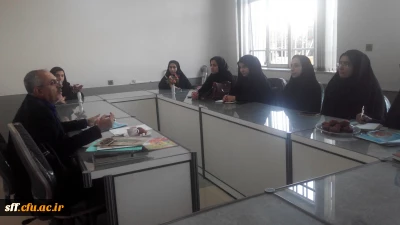 تشکیل جلسه نقد و آموزش تهیه نشریه