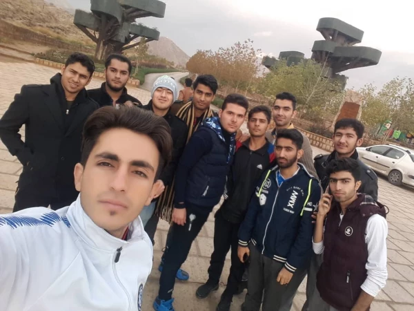 کوهنوردی دانشجویان و کارشناس فرهنگی واحد دانشگاهی سلمان فارسی در پارک کوهستانی دراک