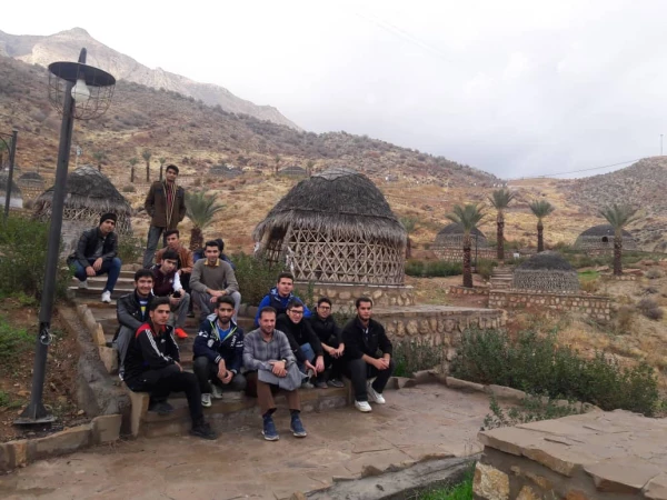 کوهنوردی دانشجویان و کارشناس فرهنگی واحد دانشگاهی سلمان فارسی در پارک کوهستانی دراک