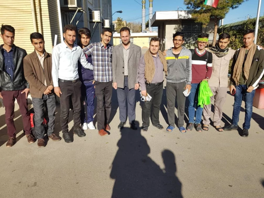 اردوی راهیان نور 
اردوی راهیان نور دانشجو معلمان واحد دانشگاهی سلمان فارسی شیراز 
این اردو در تاریخ 17 اسفند ماه با بدرقه کارشناس محترم فرهنگی  واحد سلمان فارسی جناب آقای دکتر کشاورز و با همراهی دکتر ابوطالب عزیزی مسئول بسیج اساتید دانشگاه فرهنگیان فارس  