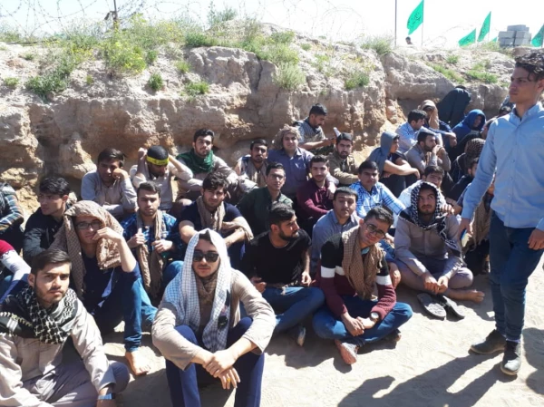 اردوی راهیان نور 
اردوی راهیان نور دانشجو معلمان واحد دانشگاهی سلمان فارسی شیراز 
این اردو در تاریخ 17 اسفند ماه با بدرقه کارشناس محترم فرهنگی  واحد سلمان فارسی جناب آقای دکتر کشاورز و با همراهی دکتر ابوطالب عزیزی مسئول بسیج اساتید دانشگاه فرهنگیان فارس  