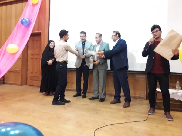 به مناسبت میلاد مسعود حضرت ولی عصر (عج) در واحد دانشگاهی سلمان فارسی با حضور دکتر اناری نژاد سرپرست محترم مدیریت پردیس های دانشگاه فرهنگیان  استان فارس، دکتر تقوی، دکتر فلاحی مراسم جشنی برگزار گردید،  2