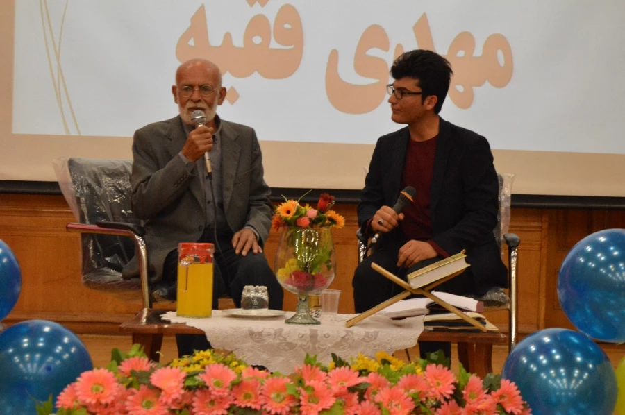 به مناسبت میلاد مسعود حضرت ولی عصر (عج) در واحد دانشگاهی سلمان فارسی با حضور دکتر اناری نژاد سرپرست محترم مدیریت پردیس های دانشگاه فرهنگیان  استان فارس، دکتر تقوی، دکتر فلاحی مراسم جشنی برگزار گردید،  2