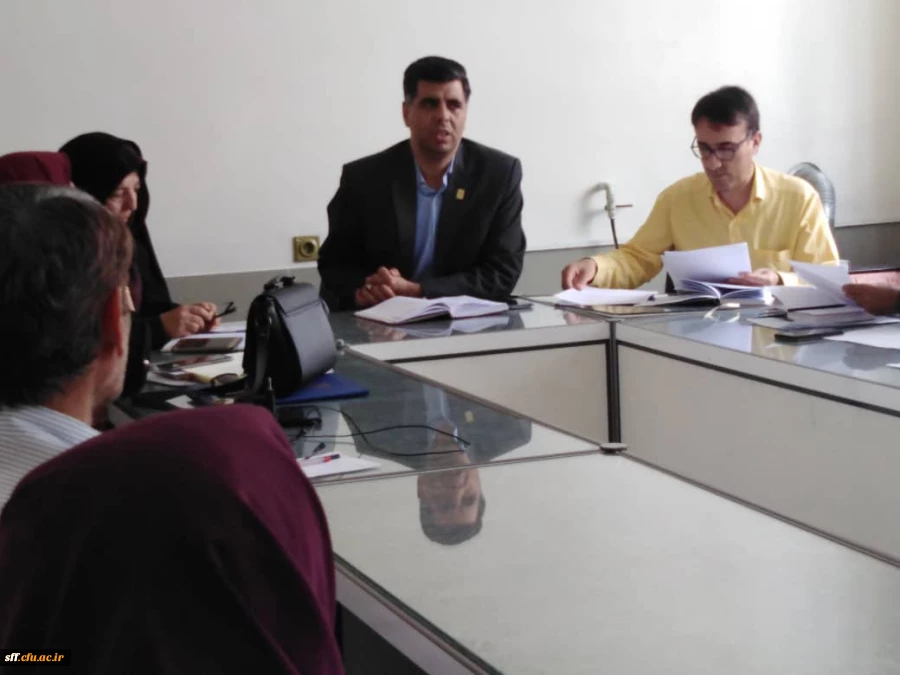 برگزاری جلسه شورای اداری در 22 اردیبهشت ماه 1398در واحد دانشگاهی سلمان فارسی شیراز 2
