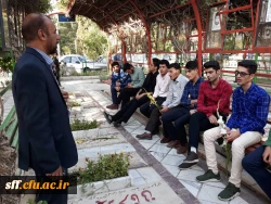 زیارت قبور شهدا شیراز با حضور دانشجو معلمان واحد دانشگاهی سلمان فارسی شیراز همراه با کارشناس فرهنگی و مسئول بسیج اساتید دانشگاه  7