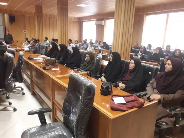 دیدار صمیمانه دکتر حسین افلاکی فرد مدیریت دانشگاه فرهنگیان استان فارس با کارکنان دانشگاه 8