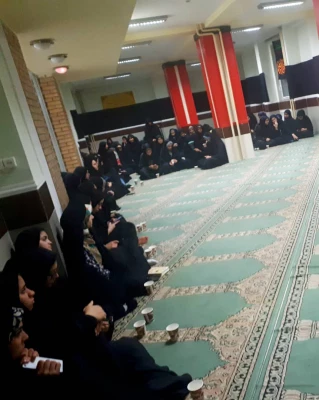 همزمان با ایام شهادت حضرت رقیه (س) مراسمی معنوی در نمازخانه مرکز سلمان فارسی شیراز برگزار شد.قرائت زیارت پر فیض عاشورا، مداحی و روضه خوانی از برنامه های این مراسم معنوی بود. 2