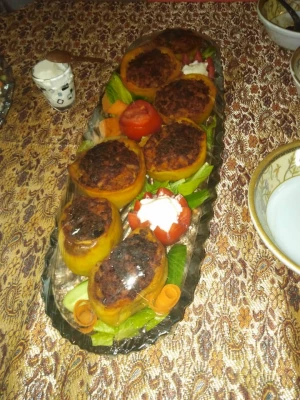 برگزاری جشنواره غذا در واحد دانشگاهی سلمان فارسی شیراز 
این جشنواره با حضور آقای دکتر افلاکی فرد و کارکنان مدیریت استانی برگزار شد 
و در پایان   غذا ها و کیک ها و شیرینی های تهیه شده بوسیله دانشجویان وکارکنان مورد داوری قرار گرفت و نفرات برتر انتخاب شدند.