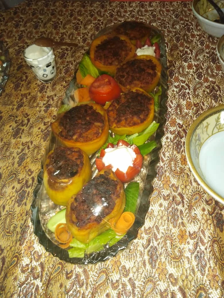 برگزاری جشنواره غذا در واحد دانشگاهی سلمان فارسی شیراز 
این جشنواره با حضور آقای دکتر افلاکی فرد و کارکنان مدیریت استانی برگزار شد 
و در پایان   غذا ها و کیک ها و شیرینی های تهیه شده بوسیله دانشجویان وکارکنان مورد داوری قرار گرفت و نفرات برتر انتخاب شدند.