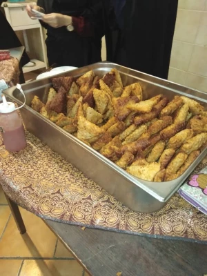 برگزاری جشنواره غذا در واحد دانشگاهی سلمان فارسی شیراز 
این جشنواره با حضور آقای دکتر افلاکی فرد و کارکنان مدیریت استانی برگزار شد 
و در پایان   غذا ها و کیک ها و شیرینی های تهیه شده بوسیله دانشجویان وکارکنان مورد داوری قرار گرفت و نفرات برتر انتخاب شدند.