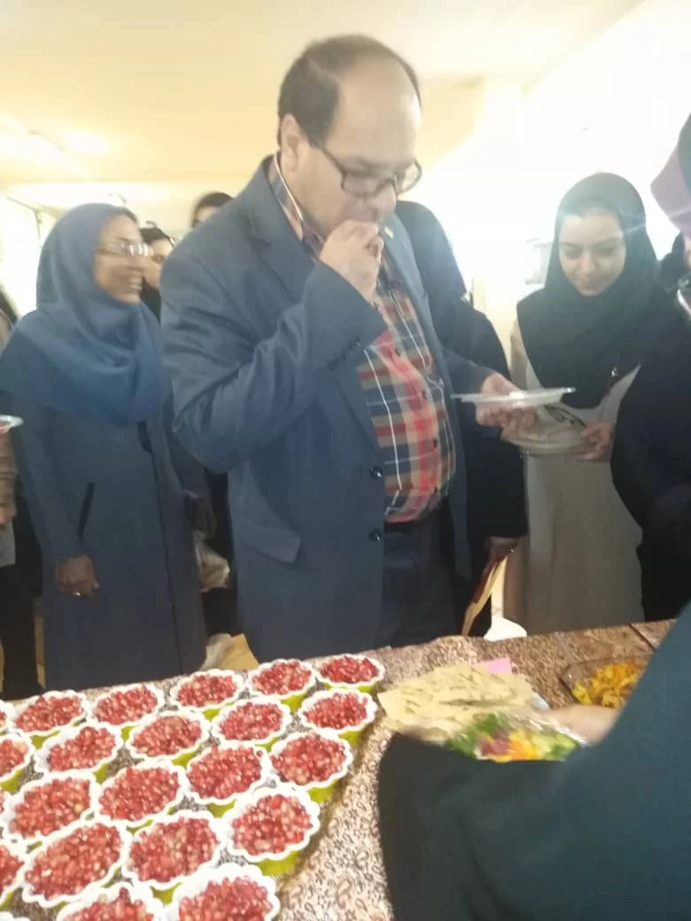 برگزاری جشنواره غذا در واحد دانشگاهی سلمان فارسی شیراز 
این جشنواره با حضور آقای دکتر افلاکی فرد و کارکنان مدیریت استانی برگزار شد 
و در پایان   غذا ها و کیک ها و شیرینی های تهیه شده بوسیله دانشجویان وکارکنان مورد داوری قرار گرفت و نفرات برتر انتخاب شدند.