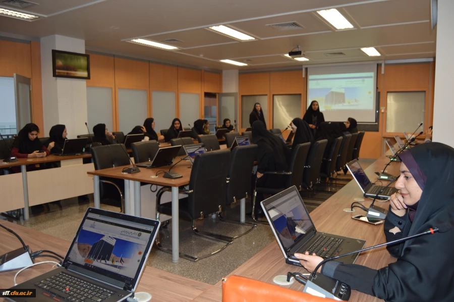 بازدید دانشجو معلمان کانون علمی واحد دانشگاهی سلمان فارسی شیراز از مرکز ISC 4