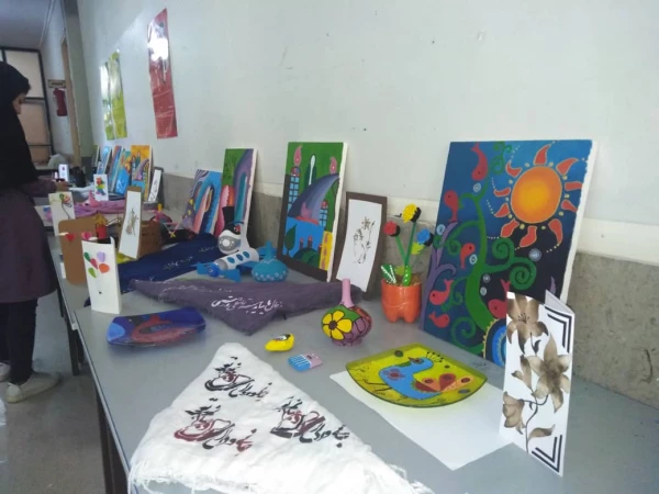 برگزاری نمایشگاه دست ساخته های دانشجو معلمان رشته هنر  5