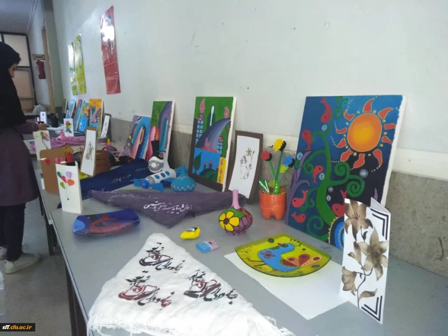 برگزاری نمایشگاه دست ساخته های دانشجو معلمان رشته هنر  5