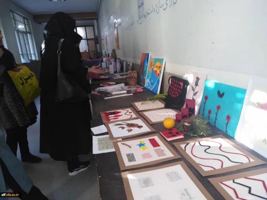 برگزاری نمایشگاه دست ساخته های دانشجو معلمان رشته هنر  7
