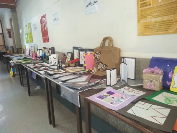 برگزاری نمایشگاه دست ساخته های دانشجو معلمان رشته هنر  10