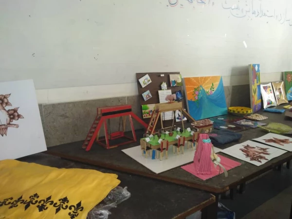 برگزاری نمایشگاه دست ساخته های دانشجو معلمان رشته هنر  11