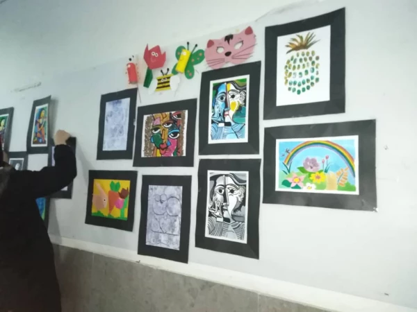 نمایشگاه دست ساخته های دانشجویان رشته علوم تربیتی کارگاه هنر با استاد جنتی 6