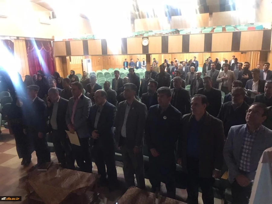 جلسه هم اندیشی کارکنان پردیس ها و مراکز دانشگاه فرهنگیان شیراز در تاریخ 20بهمن ماه 1398 با حضور مدیریت محترم پردیس های استانی دانشگاه فرهنگیان فارس به همراه معاونین ایشان و  رؤسای پردیس ها و مراکزو کارکنان پردیس ها ومراکز  در سالن اجتماعات واحد دانشگاهی س