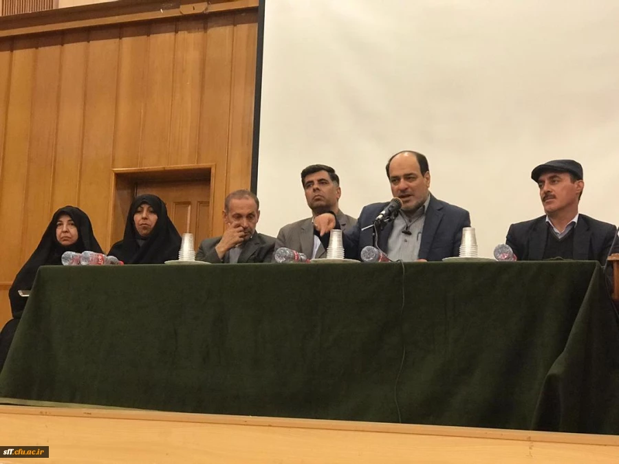 جلسه هم اندیشی کارکنان پردیس ها و مراکز دانشگاه فرهنگیان شیراز در تاریخ 20بهمن ماه 1398 با حضور مدیریت محترم پردیس های استانی دانشگاه فرهنگیان فارس به همراه معاونین ایشان و  رؤسای پردیس ها و مراکزو کارکنان پردیس ها ومراکز  در سالن اجتماعات واحد دانشگاهی س