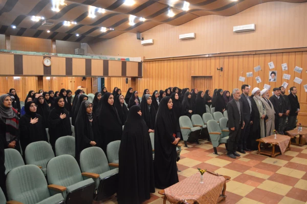 به مناسبت ایام اله دهه فجر روز شنبه تاریخ98/11/19برنامه ای با محوریت دستاورد های انقلاب و اربعین سردار سلیمانی با حضور سرکار خانم دکتر طاهره محسنی(استاد دانشگاه امام صادق(ع)) برگزار شد.
در این برنامه از تمام دانشجویان پردیس های خواهران حضور داشتند. 2