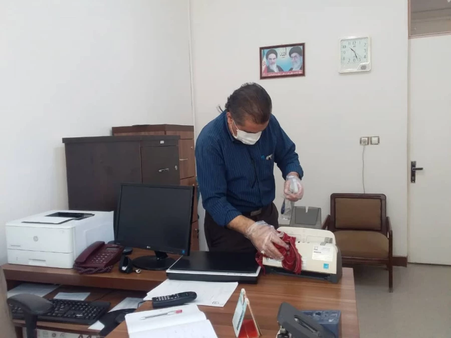 ضدعفونی کردن و پاک سازی خوابگاه ها و کلاس ها  5