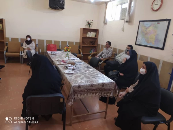 حضور جناب آقای دکتر افلاکی فرد در واحد دانشگاهی سلمان فارسی شیراز و جلسه با اساتید این واحد دانشگاهی و بازدید از قسمت های مختلف دانشگاه 
در تاریخ 99/03/18 2