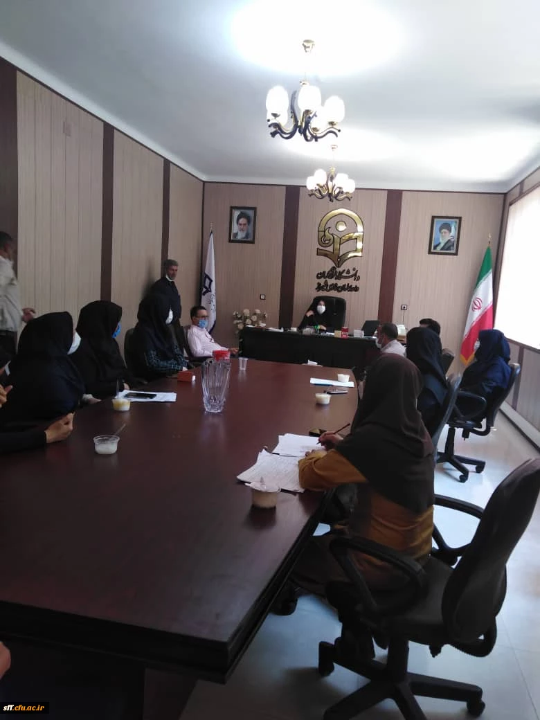 برگزاری مراسم تکریم  و بزرگداشت خانواده شهدا و ایثارگران در مرکز سلمان فارسی شیراز  2