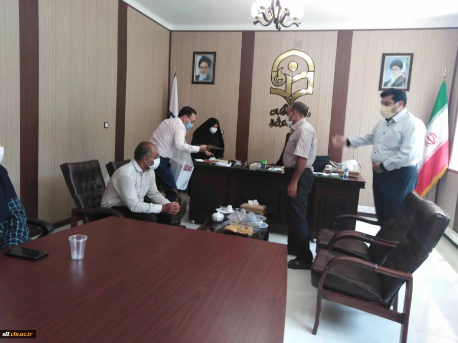 برگزاری مراسم تکریم  و بزرگداشت خانواده شهدا و ایثارگران در مرکز سلمان فارسی شیراز  5