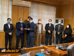 به مناسبت هفته پژوهش در تاریخ 1399/10/09 مراسمی با حضور پژوهشگران برتر دانشگاه فرهنگیان در واحد دانشگاهی سلمان فارسی شیرازبرگزار شد. 2