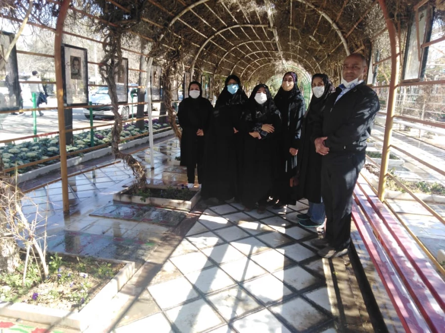 به مناسبت دهه فجر انقلاب اسلامی و گرامیداشت شهدای انقلاب و بالاخص شهید مدافع امنیت شهید سرهنگ دوم علی اکبر رنجبر که در تاریخ 13 بهمن ماه 1400 در درگیری با اراذل واوباش در منطقه بید زرد به شهادت رسیده بود امروز 17 بهمن ماه با شرکت تعدادی از همکاران مرکز سل