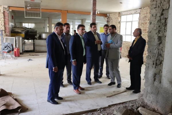 بازدید جناب آقای دکتر رضا مراد صحرایی سرپرست محترم دانشگاه فرهنگیان از   قسمت های مختلف مرکز سلمان فارسی شیراز  5