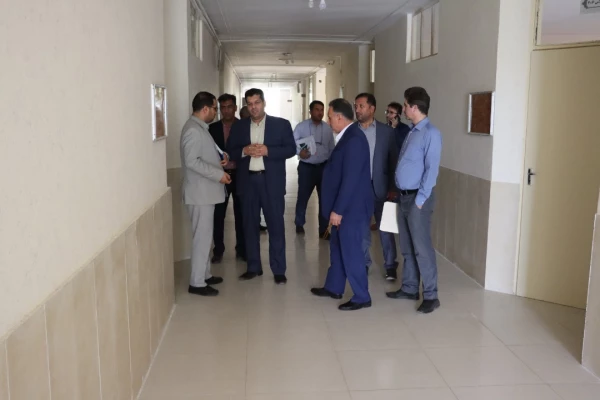 بازدید جناب آقای دکتر رضا مراد صحرایی سرپرست محترم دانشگاه فرهنگیان از   قسمت های مختلف مرکز سلمان فارسی شیراز  8