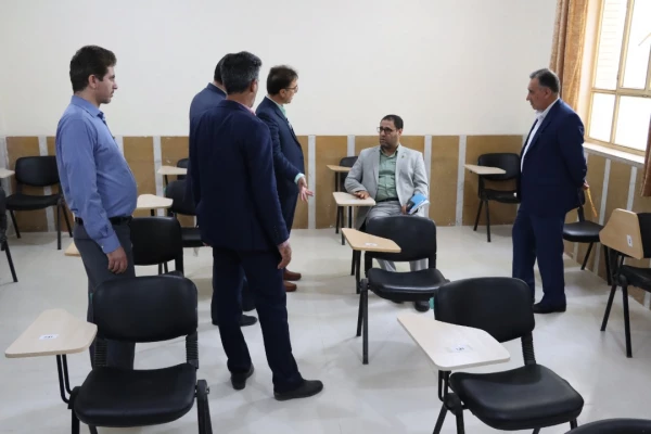 بازدید جناب آقای دکتر رضا مراد صحرایی سرپرست محترم دانشگاه فرهنگیان از   قسمت های مختلف مرکز سلمان فارسی شیراز  9