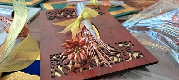 جشن دانش آموختگی دانشجویان ورودی 97 مرکز سلمان فارسی شیراز در تاریخ سوم مرداد ماه 1400 در سالن اجتماعات این مرکز برگزار شد  5