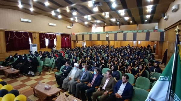 جشن دانش آموختگی دانشجویان ورودی 97 مرکز سلمان فارسی شیراز در تاریخ سوم مرداد ماه 1400 در سالن اجتماعات این مرکز برگزار شد  7