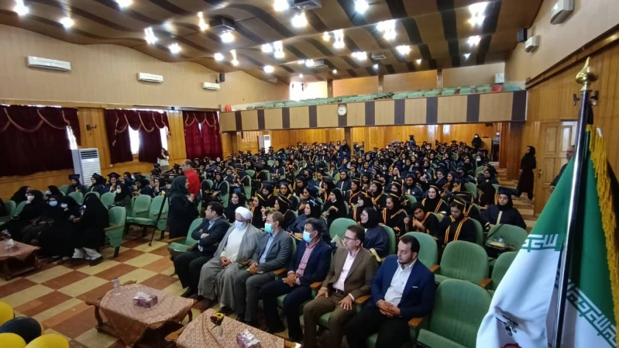 جشن دانش آموختگی دانشجویان ورودی 97 مرکز سلمان فارسی شیراز در تاریخ سوم مرداد ماه 1400 در سالن اجتماعات این مرکز برگزار شد  8