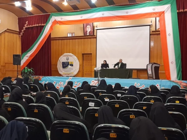 نشست توجیهی شیوه نامه متعهدین خدمت با حضور آقای دکتر گرامی از اداره کل آموزش و پرورش استان فارس در مرکز سلمان فارسی شیراز برگزار شد 6