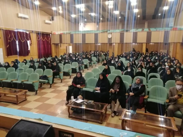 با حضور سرکار خانم دکتر صفیه رضایی جلسه توجیهی شیوه نامه انضباطی در مرکز سلمان فارسی برگزار شد 3