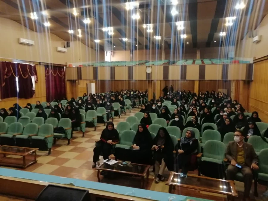 با حضور سرکار خانم دکتر صفیه رضایی جلسه توجیهی شیوه نامه انضباطی در مرکز سلمان فارسی برگزار شد 6