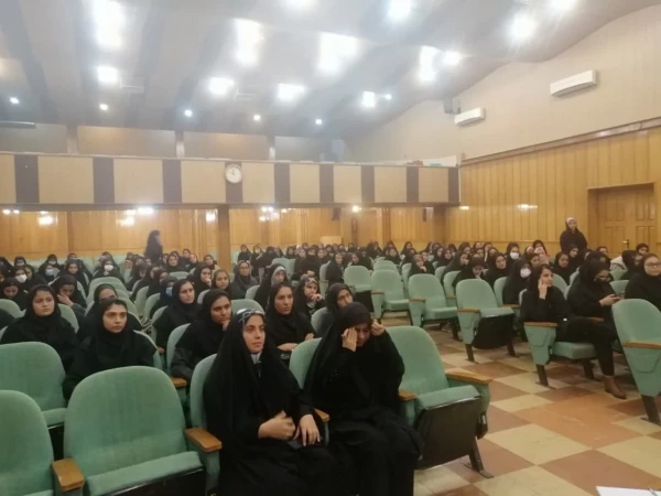 با حضور دکتر زارع شیبانی سرپرست مدیریت امور پردیس های استان فارس جلسه پرسش و پاسخ با دانشجو معلمان واحد سلمان فارسی برگزار شد 3