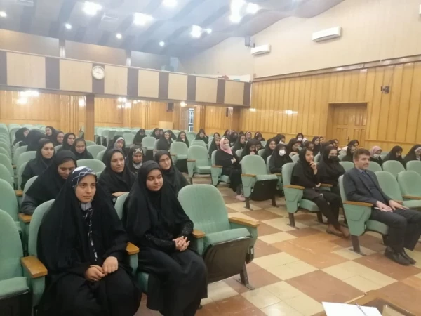 با حضور دکتر زارع شیبانی سرپرست مدیریت امور پردیس های استان فارس جلسه پرسش و پاسخ با دانشجو معلمان واحد سلمان فارسی برگزار شد 5