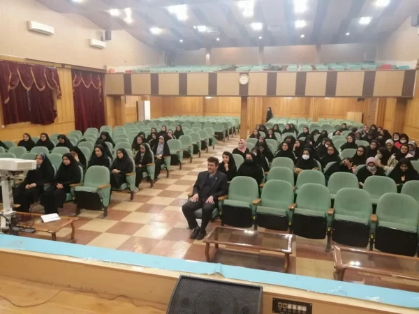 با حضور دکتر زارع شیبانی سرپرست مدیریت امور پردیس های استان فارس جلسه پرسش و پاسخ با دانشجو معلمان واحد سلمان فارسی برگزار شد 6