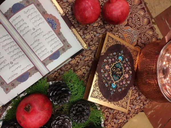 ویژه برنامه شب یلدا در مرکز سلمان فارسی با حضور سرکار خانم دکتر داودی سرپرست واحد دانشگاهی سلمان فارسی، معاون هماهنگی جناب آقای سهراب صادقی و دیگر مسئولان مرکز سلمان فارسی و باحضور جناب آقای قیصری با اجرای برنامه شعر و طنز 2