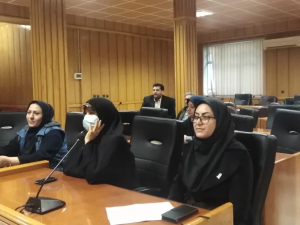  به گزارش روابط عمومی مرکز سلمان فارسی شیراز سرکار خانم دکتر حیدری و خانم دکتر مهدی فر از دانشگاه شیراز  طی بازدید از قسمت های مختف مرکز سلمان  با دانشجویان و کارکنان به صورت جداگانه دیدار و در جریان نظرات و پیشنهادات آنان قرار گرفتند. 4