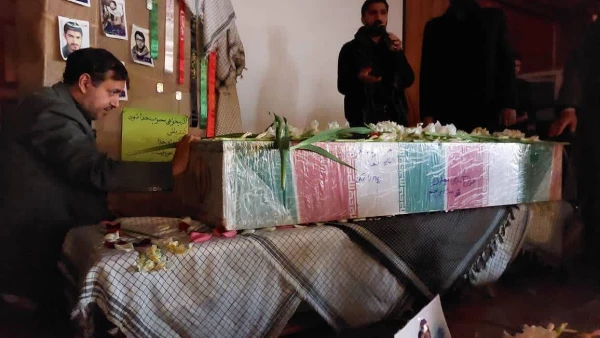 همزمان با ایام شهادت حضرت فاطمه زهرا (س) مراسم استقبال و تشییع از شهید دانش آموز گمنام در مرکز سلمان فارسی شیراز 
 2