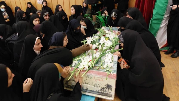 همزمان با ایام شهادت حضرت فاطمه زهرا (س) مراسم استقبال و تشییع از شهید دانش آموز گمنام در مرکز سلمان فارسی شیراز 
 2