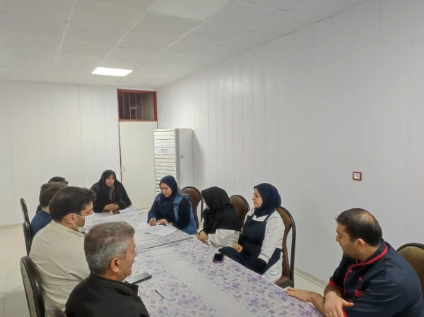 جلسه با نیروهای سلف سرویس مرکز سلمان فارسی شیراز 4