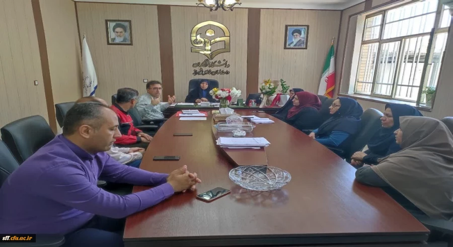 برگزاری جلسه با نیرو های خدماتی 2