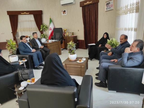 دیدار سرپرست واحد دانشگاهی سلمان فارسی شیراز با مدیر آموزش و پرورش ناحیه ۳شیراز 4